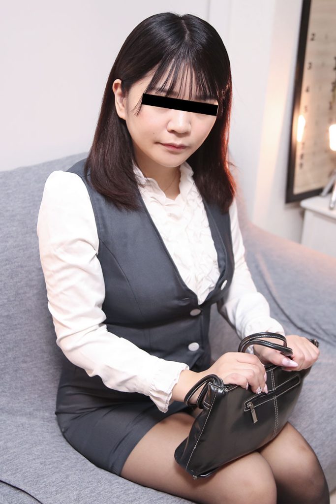 天然むすめ広瀬里香 Hカップの同僚女子と密室でヤリまくり!